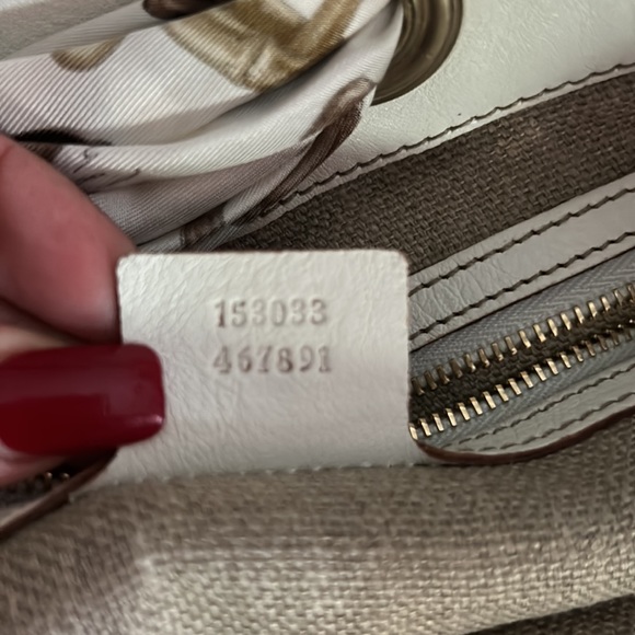 Authentic Gucci Tote bag. - Picture 8 of 15
